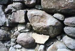 A donor’s mark can be seen on one of the wall stones.